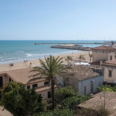 Archimede, Con Vista In Centro A Apartment