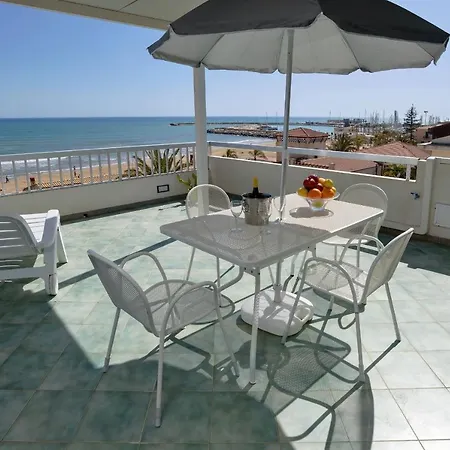 Daire Archimede, Con Vista In Centro A *