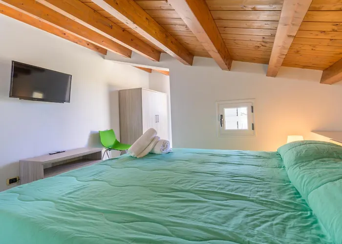 Archimede, Con Vista In Centro A